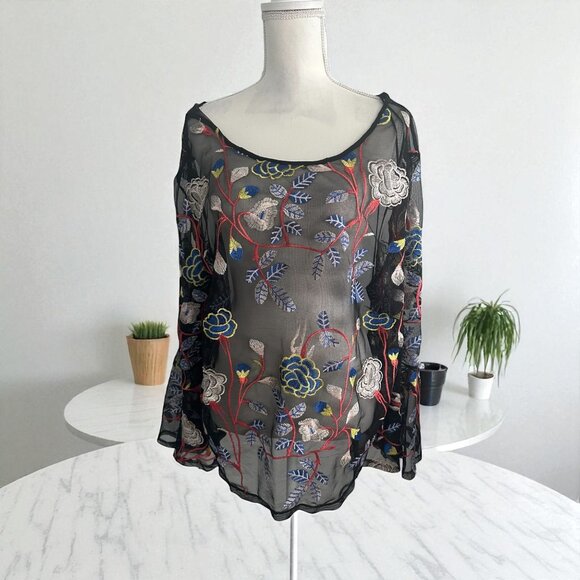 UPS & DOWNS Black Sheer Floral Bell Sleeve Top Size 2X - Picture 1 of 7